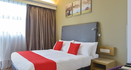 Sunday Hotel Near Petronas Twin Tower Formerly Suasana Suites Room Type - Three Bedroom Suite - Twin Tower with Pool View Sunday Hotel Near Petronas Twin Tower Formerly Suasana Suites Room Type - Three Bedroom Suite - Twin Tower with Pool View