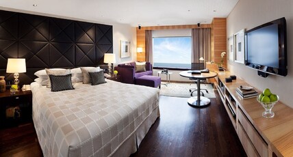 Taj Lands End, Mumbai Room Type - Serene Infinity Sea View King Bed with Bathtub