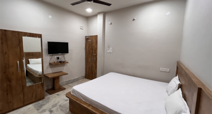 HOTEL SHREE ANNAPURNA BAIKUNTHPUR Room Type - Semi-Deluxe AC