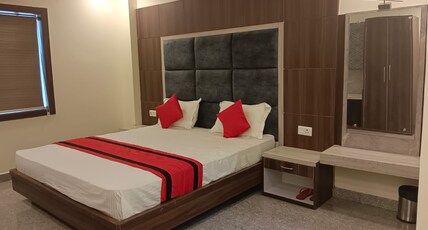 PALLAVI INTERNATIONAL HOTEL THAWE Room Type - Suite Room