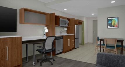 Home2 Suites by Hilton Florida City, FL Room Type - 1 KING 1BDRM SUITE NONSMOK