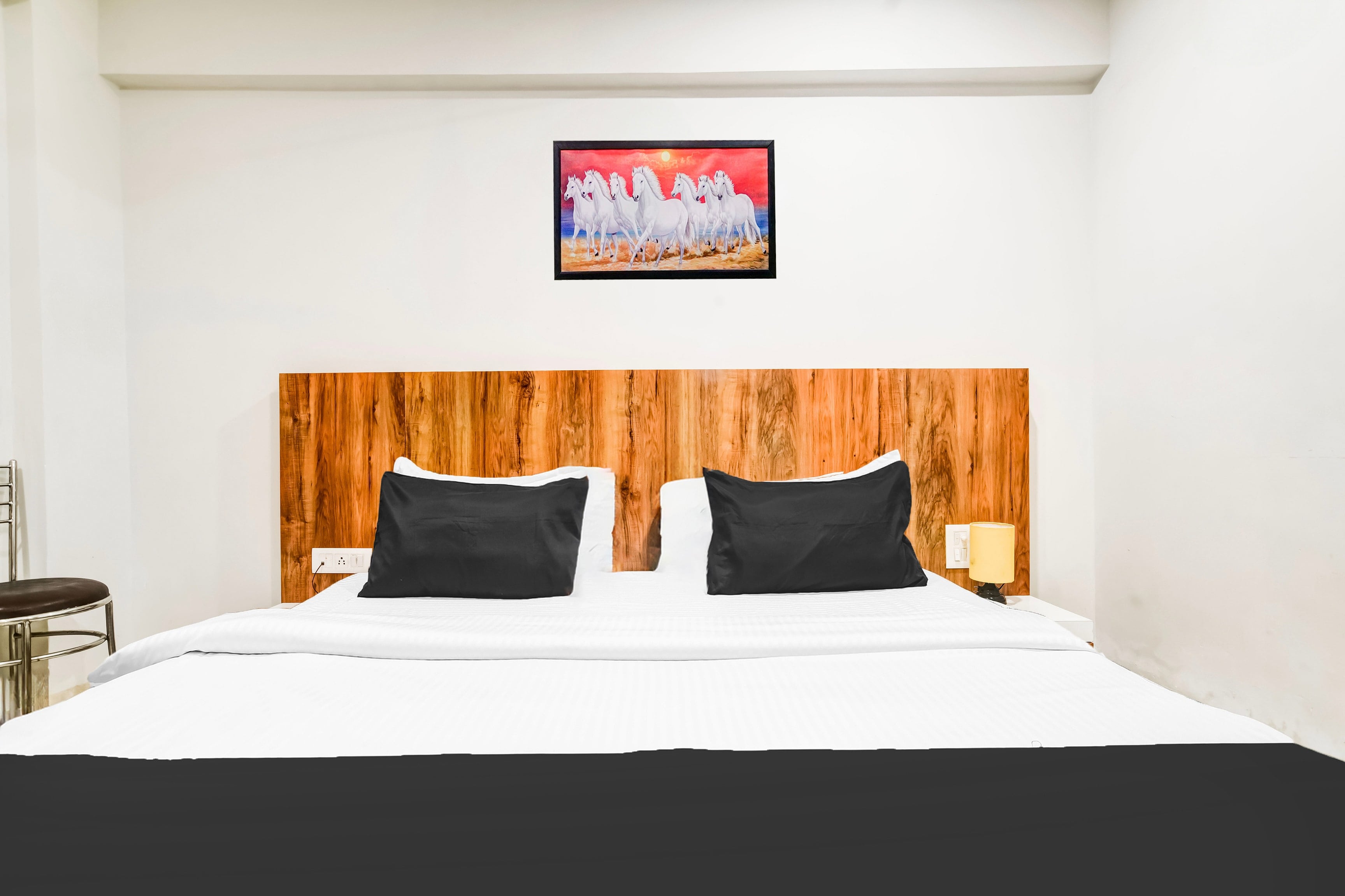 Hotel O Jawahar Marg Formerly Hotel Virat - Tap to explore photos