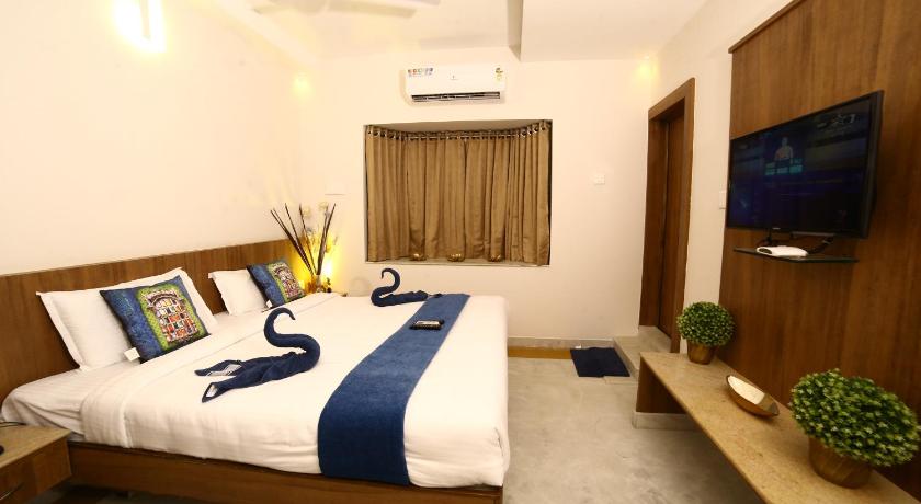 Hotel Regency Inn - Tap to explore photos