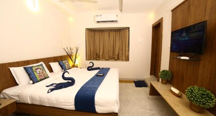 Hotel Regency Inn Room Type - EXECUTIVE ROOM AC / free breakfast and wifi