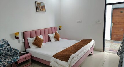 Baba Sundaram Hotel & Restaurant Room Type - Deluxe Ac Room