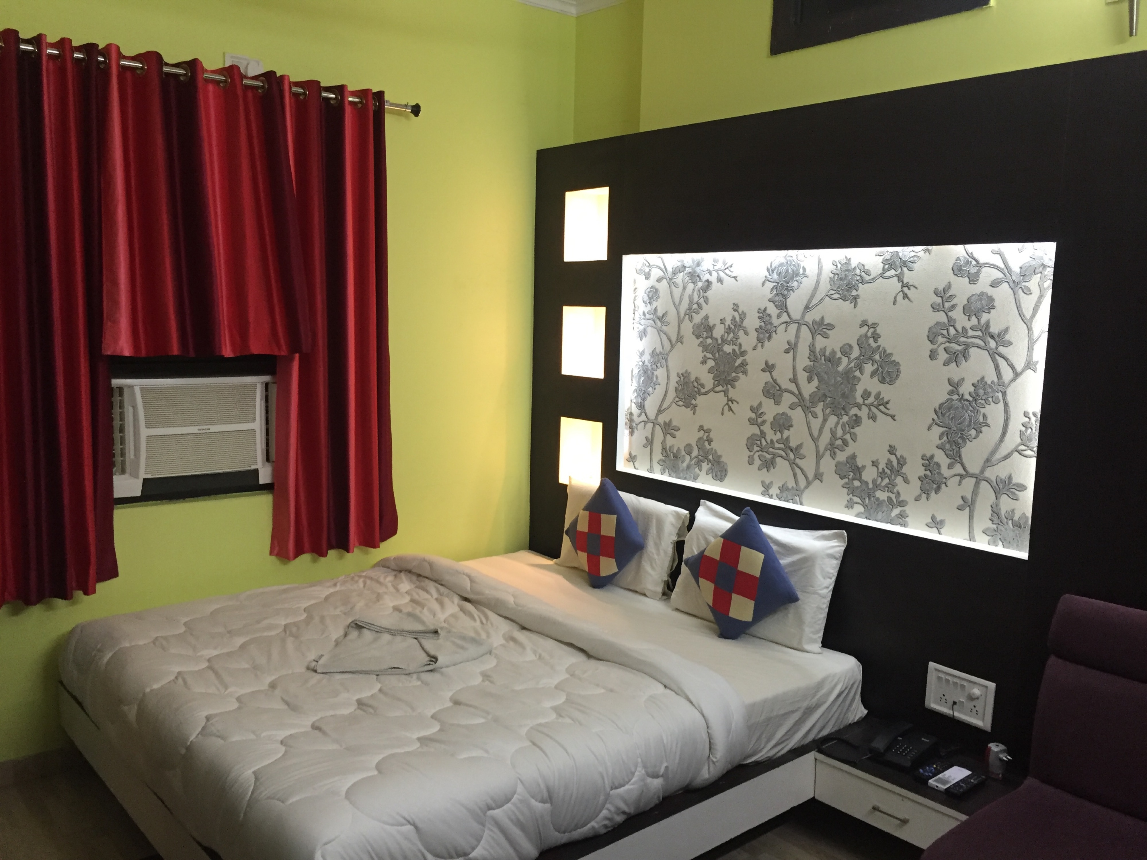 Hotel Krishna - Tap to explore photos