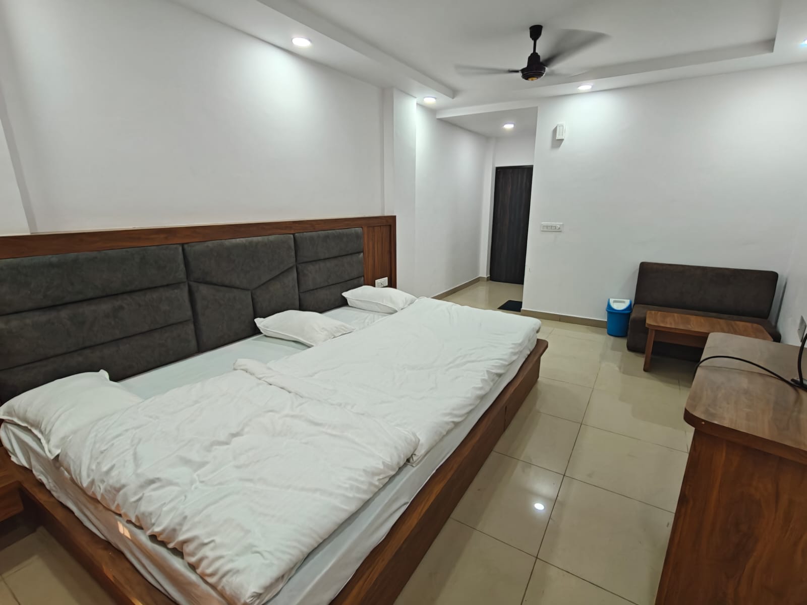 Hotel Dubey Inn - Tap to explore photos