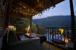 Macha's Nest - A Cozy Loft with Himalayan Views