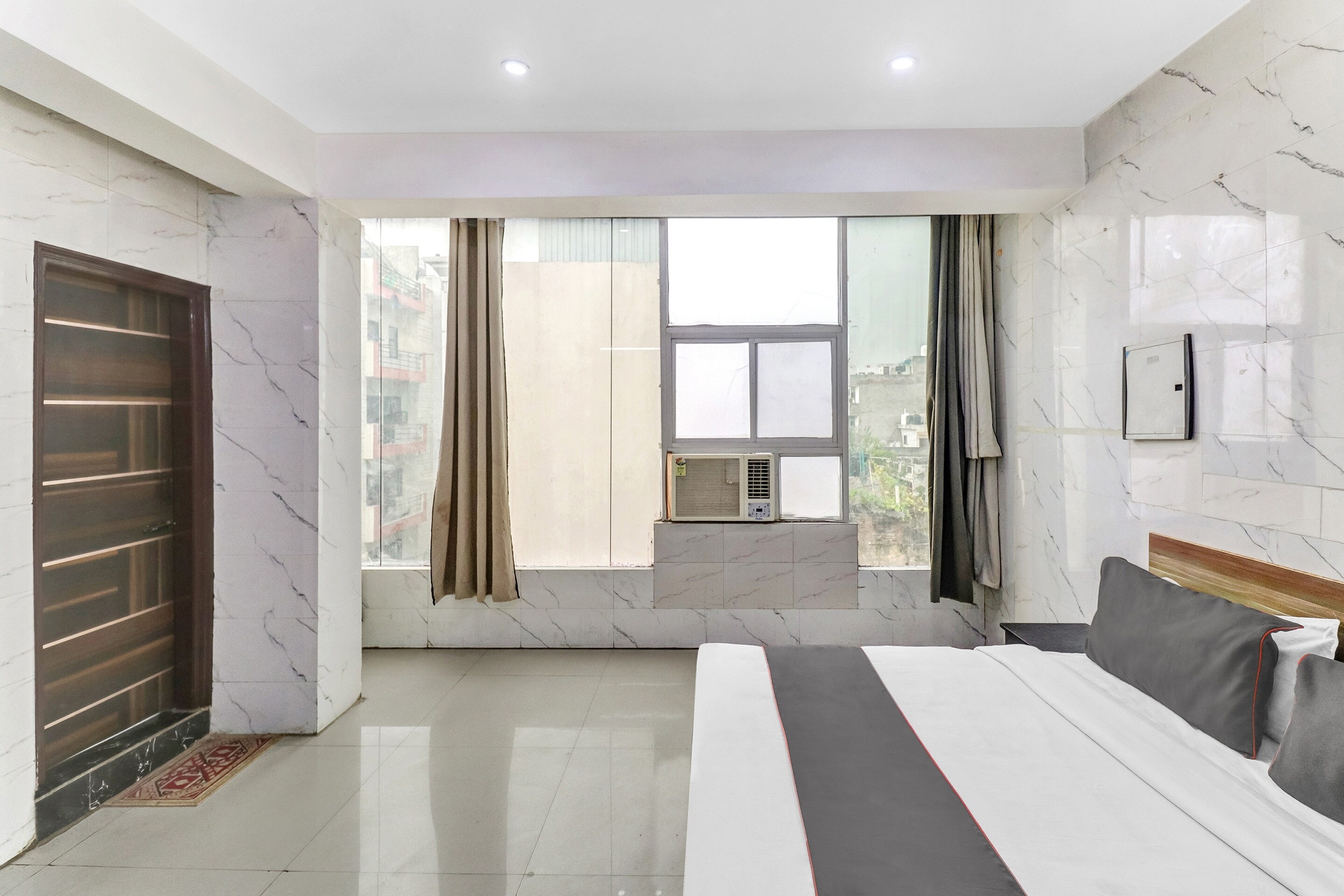 OYO 83030 Delight House - Tap to explore photos
