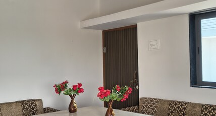 Divyesh Guest House Room Type - Family Room