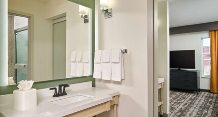 Homewood Suites by Hilton Anchorage Room Type - 1KG HEARING ACC SUITE NSMK