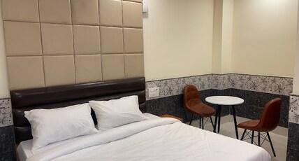 Family Guest House Near NIT Delhi Room Type - Elite Deluxe Room With Parking