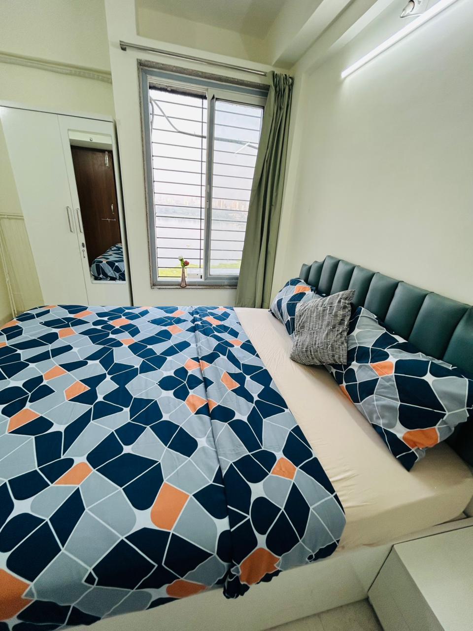 Lake View 2BHK Powai Near IIT & JVLR - Tap to explore photos