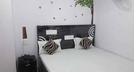 Rajdhani guest house Room Type - Deluxe Double Room (with AC)
