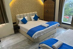 Hotel Indore Palace, Feel At Home (Newly Renovated Hotel)