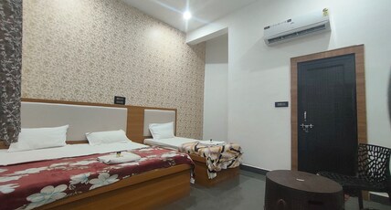 Town City Room Type - Deluxe Triple Room
