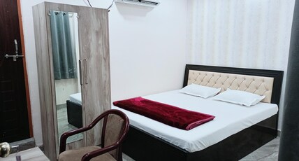 Shri Narayanam Dharamshala Room Type - Double Room