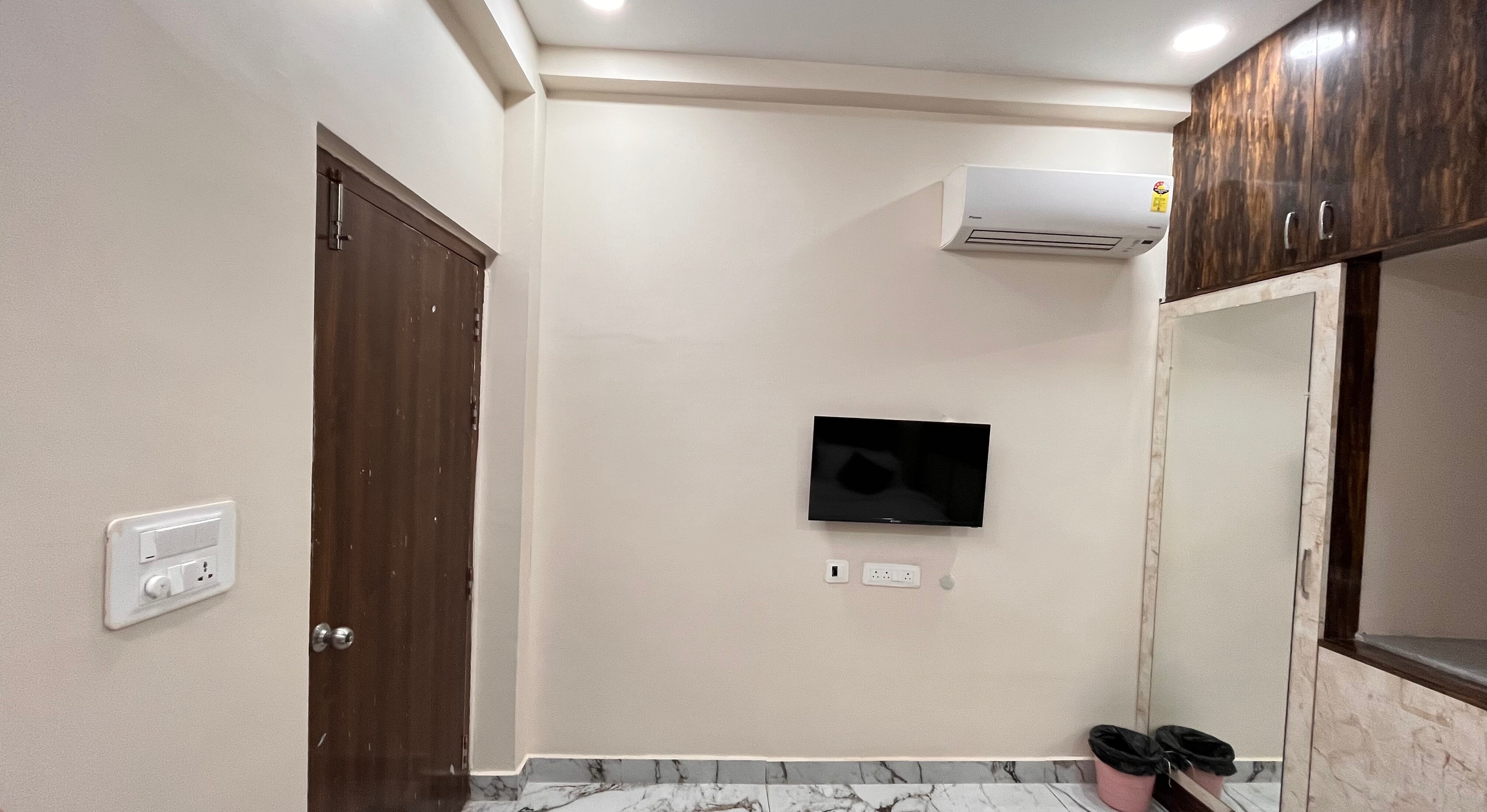 HOTEL VARAHI LUXURY ROOMS - Tap to explore photos