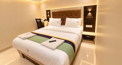 Hotel Embassy Suites Room Type - Deluxe AC Room Hotel Embassy Suites Room Type - Deluxe AC Room