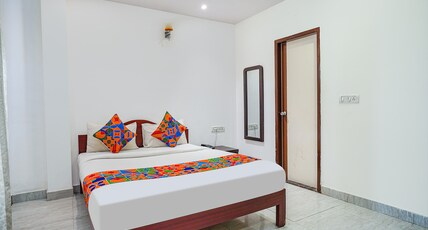 Via Shreyas Inn Room Type - Premium  Room