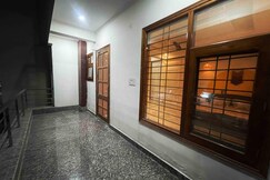 Spacious 3BHK Apt for Families near Medanta Hospital