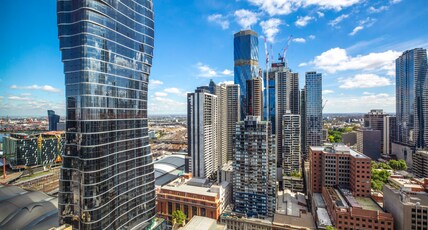 Holiday Inn Express MELBOURNE LITTLE COLLINS Room Type - 1 King Standard High Floor with Free Breakfast