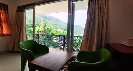 Hotel Banana Tree Room Type - Balcony Double Bed Room With Valley View