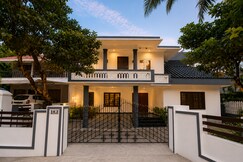 Chooravelil Villa  Adimali   Family Stay Nr Munnar