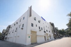 Fabhotel Fortune Residency - Nr. Sarai Rohilla Railway Station