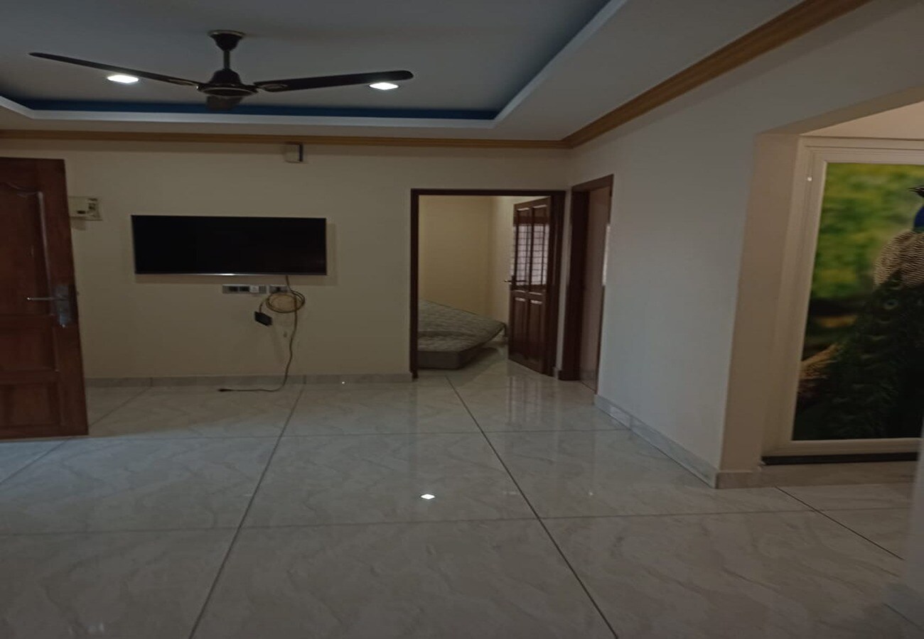 Silver Homes Serviced Apartment - Tap to explore photos