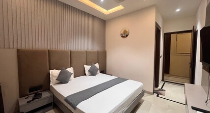 S S Hotel Room Type - Super Deluxe Room