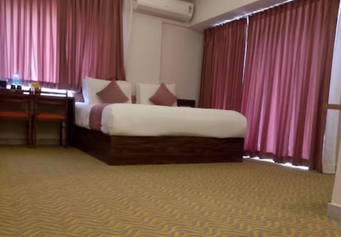Collection O Kengeri Bus Terminal Bangalore Formerly Via Luxury Suites - Tap to explore photos