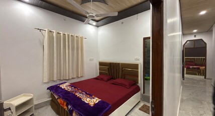 Shreemat Homestay Room Type - Standard Bedroom 1
