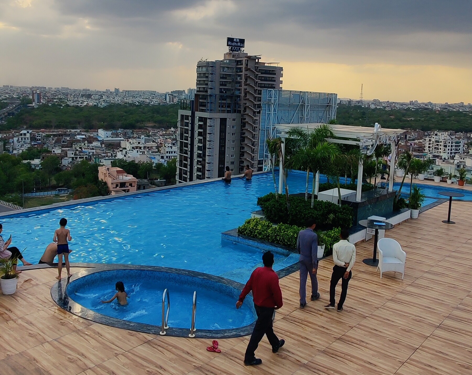 Elite Inn - The Grand Anukampa - Tap to explore photos