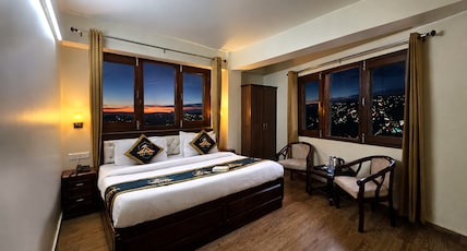 Kavin Uphar , The Mall Room Type - Premium Room Kavin Uphar , The Mall Room Type - Premium Room