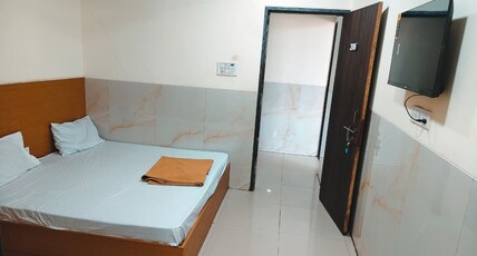 R K Hotel Room Type - Deluxe Double AC