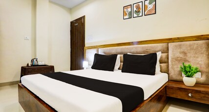 OYO 830574 Hotel Shree Ji Room Type - SPOT ON NON-AC OYO 830574 Hotel Shree Ji Room Type - SPOT ON NON-AC