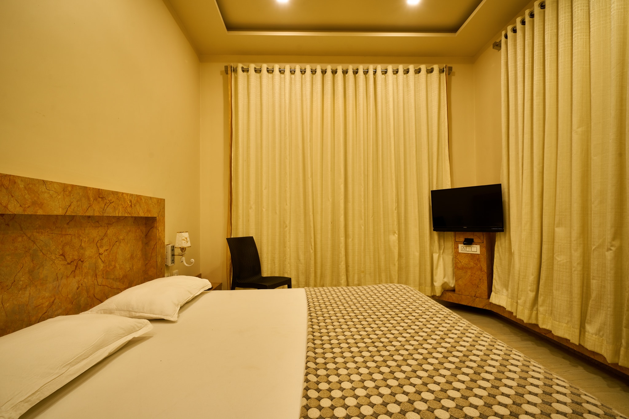Hotel Saptarang Residency - Tap to explore photos