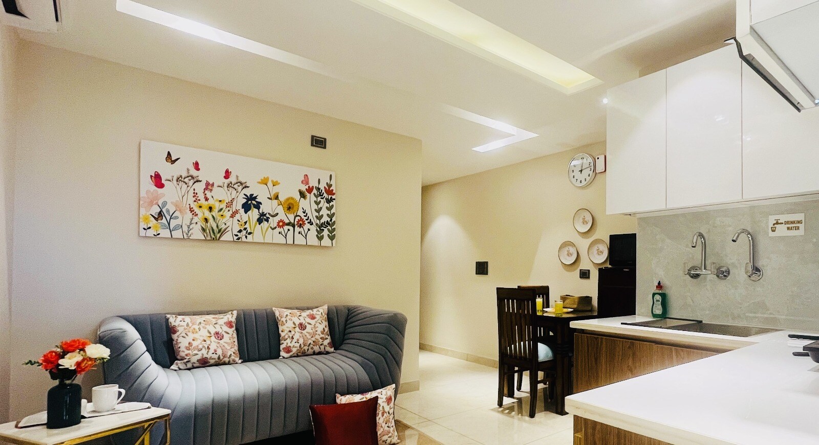 BluO 1BHK Suite - Balcony, Lift, Gym, Parking - Tap to explore photos