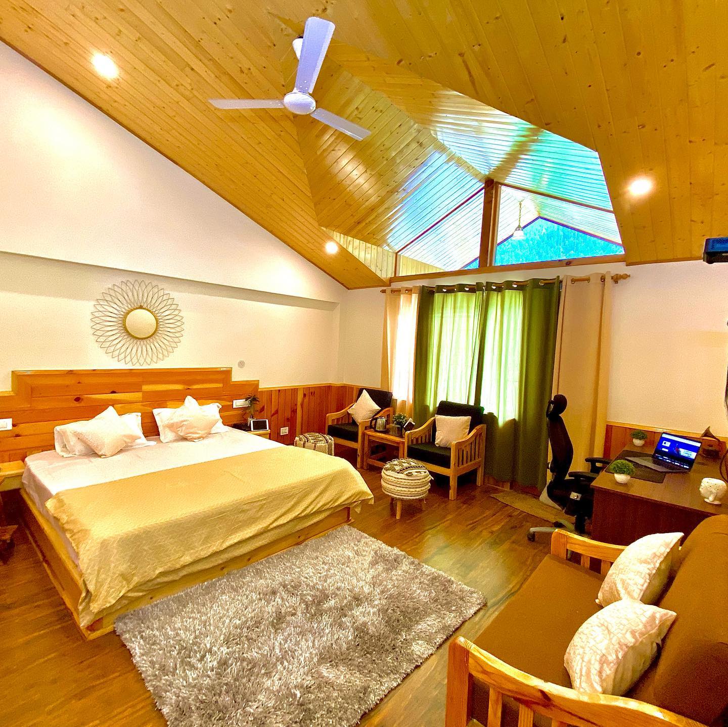 CASA AMOR | ROOMS IN A HOMESTAY - Tap to explore photos