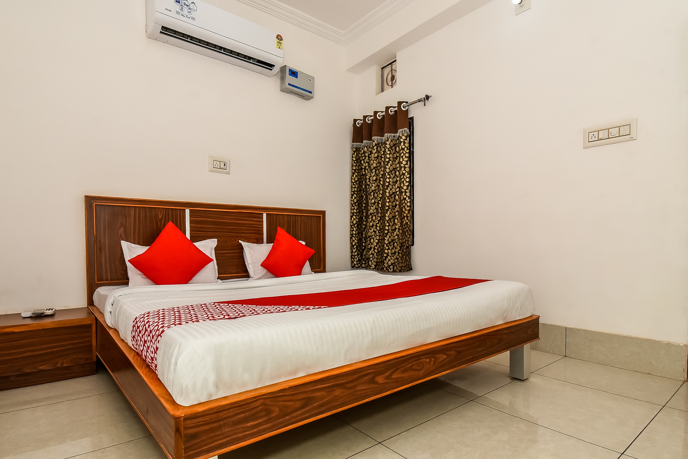 HOTEL SHREE KARNI INDER PALACE - Tap to explore photos