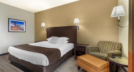 Best Western Plus Winslow Inn Room Type - 1 King Bed, Mobility Accessible, Roll In Shower, Non-Smoking, Full Breakfast Best Western Plus Winslow Inn Room Type - 1 King Bed, Mobility Accessible, Roll In Shower, Non-Smoking, Full Breakfast