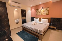 LALJI'S HOTEL & RESTAURANT