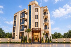 FabHotel The 61