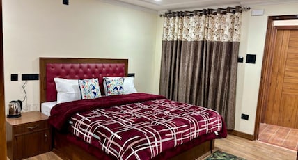 Hotel Jakhu Heights Room Type - Deluxe Room Hotel Jakhu Heights Room Type - Deluxe Room