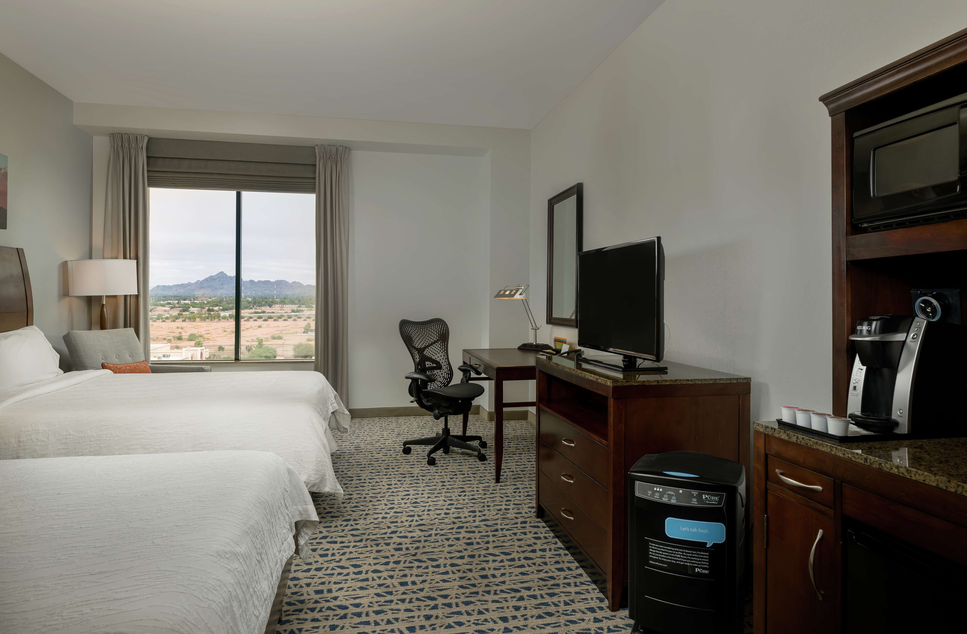 Hilton Garden Inn Phoenix Airport North - Tap to explore photos