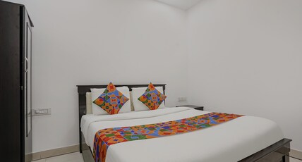 FabHotel Skycity - Golconda Fort & Gachibowli, Shaikpet Room Type - Deluxe Room