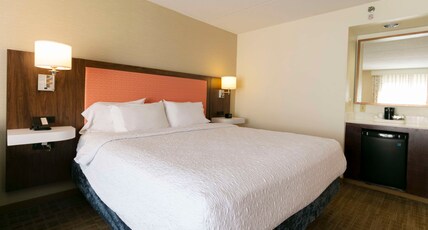 Hampton Inn by Hilton Scranton at Montage Mountain Room Type - 1 CORNER KING EXTENDED