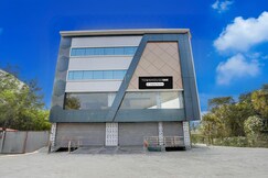 Super Townhouse Oak Panki Railway Junction Formerly Hotel Rudra