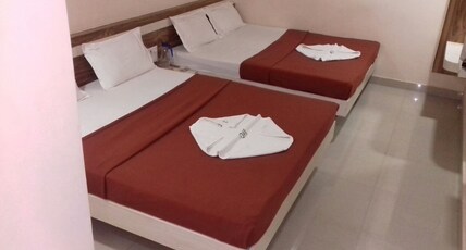 Hotel Royal Garden Lodge Room Type - 4 BED ROOMS